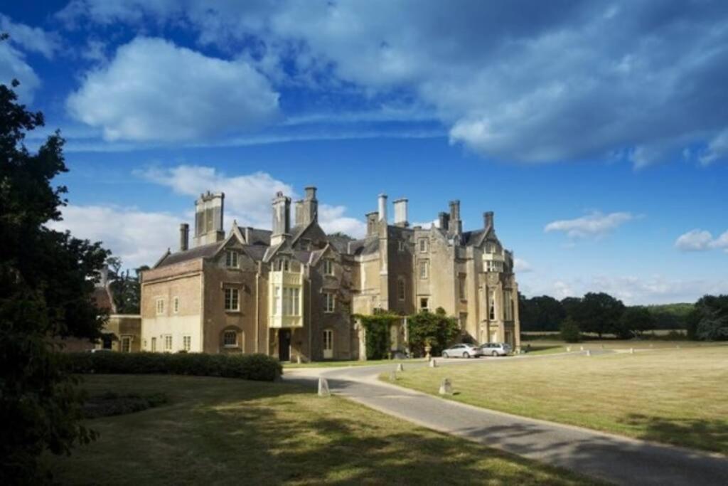 New Forest Luxury Manor House, New Forest and River Stour