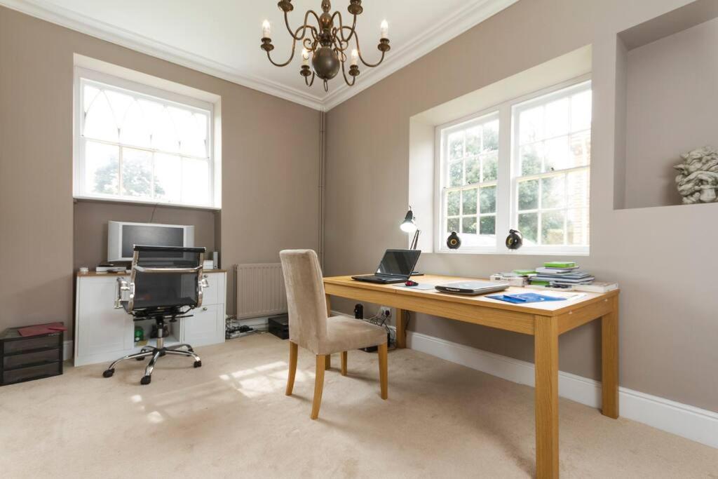 New Forest Luxury Manor House, New Forest and River Stour