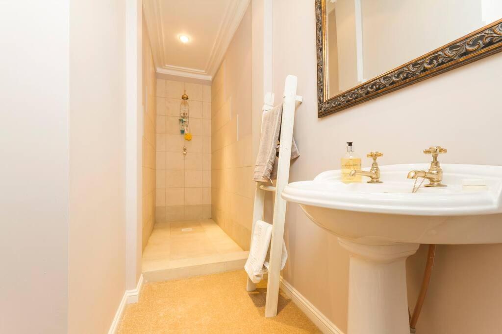 New Forest Luxury Manor House, New Forest and River Stour