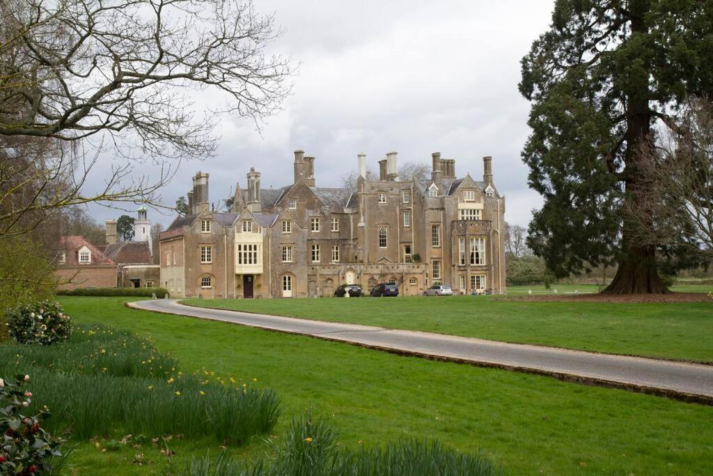 New Forest Luxury Manor House, New Forest and River Stour