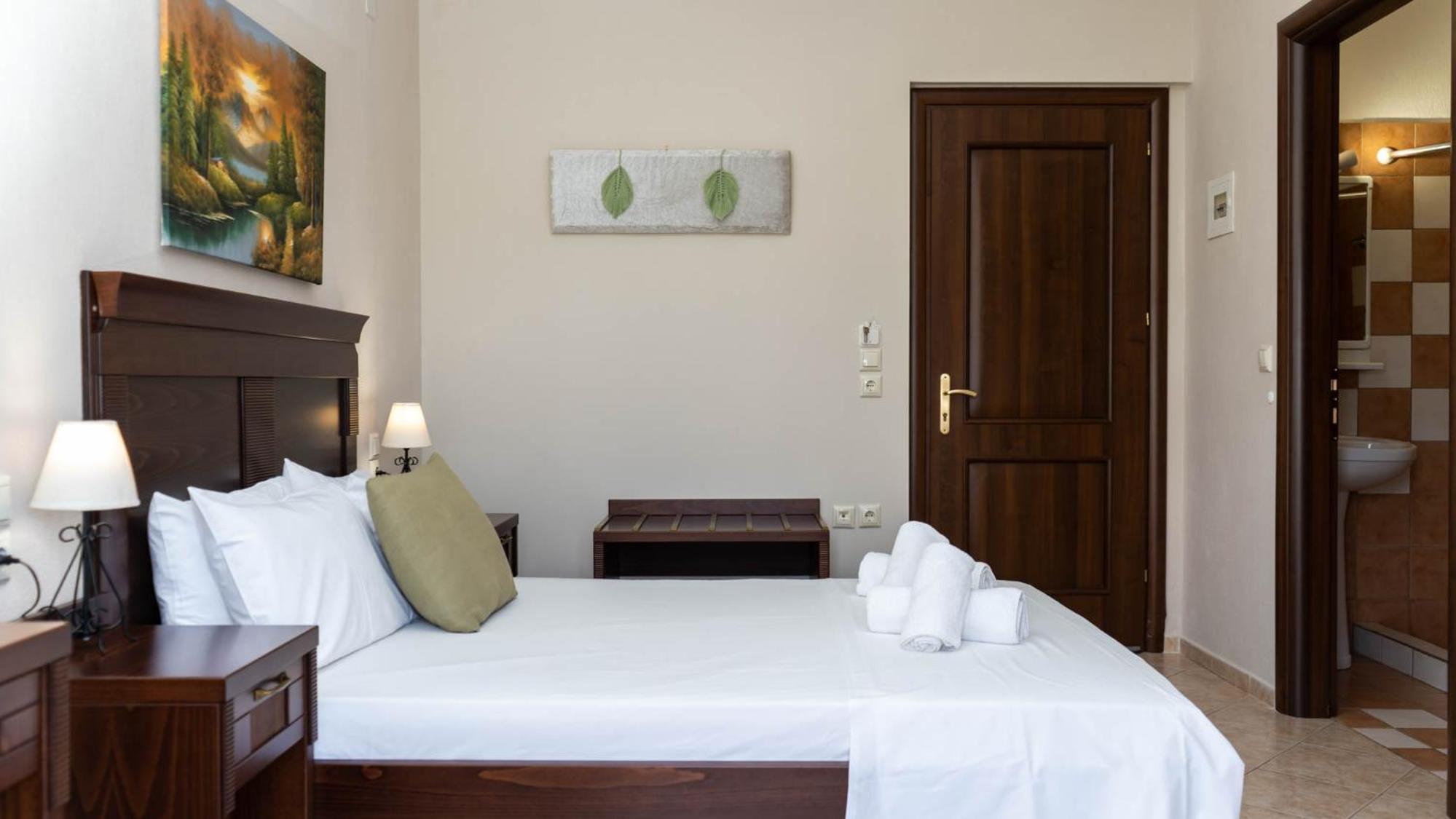 Spilaio at Meteora - Property Image 54