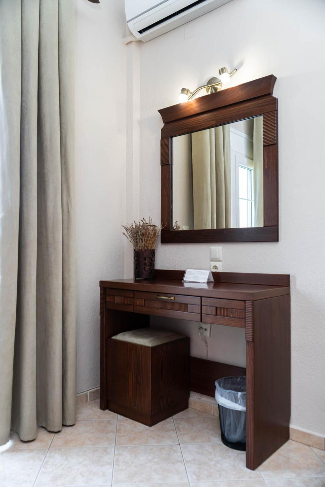 Spilaio at Meteora - Property Image 50