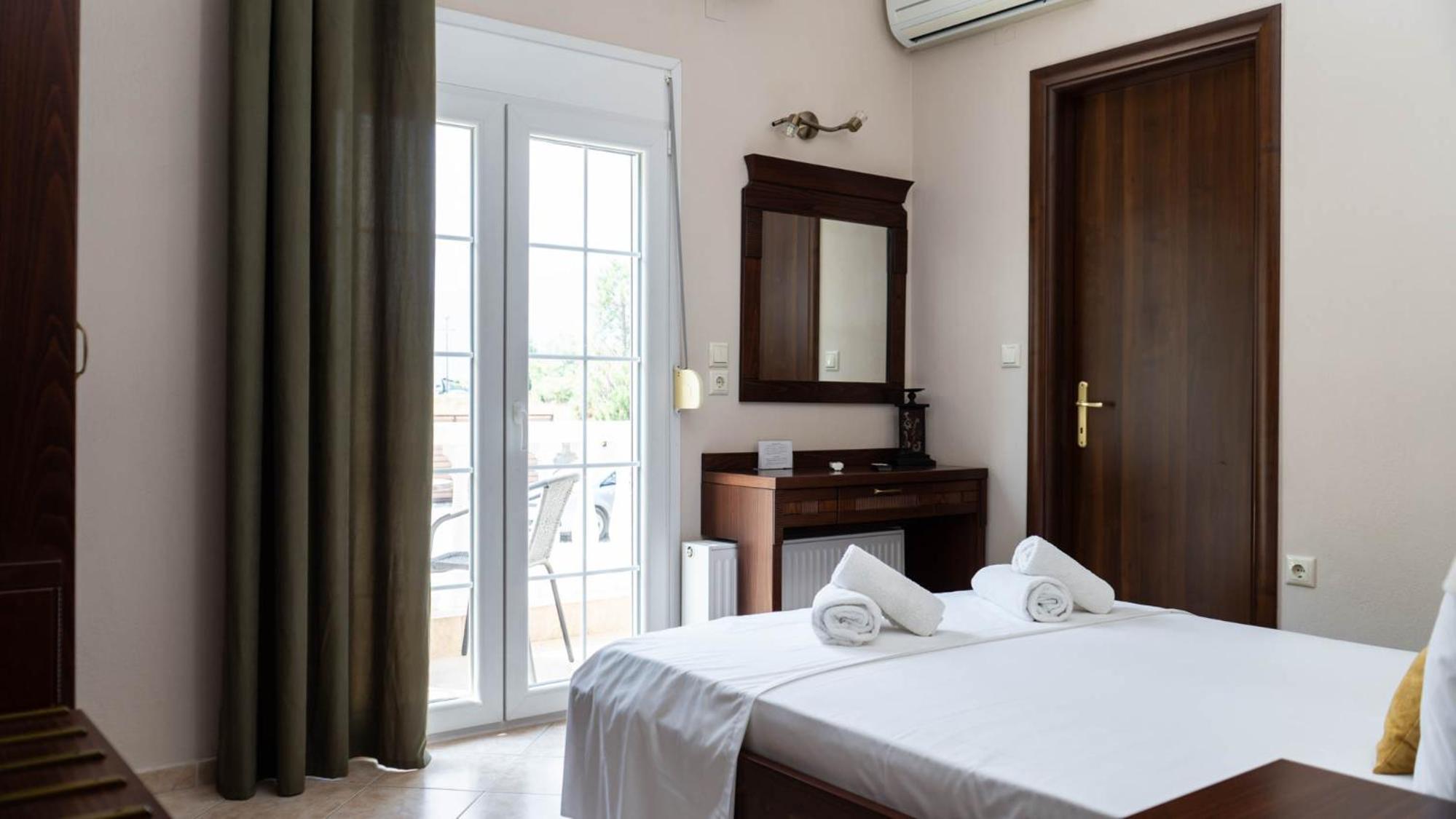 Spilaio at Meteora - Property Image 15