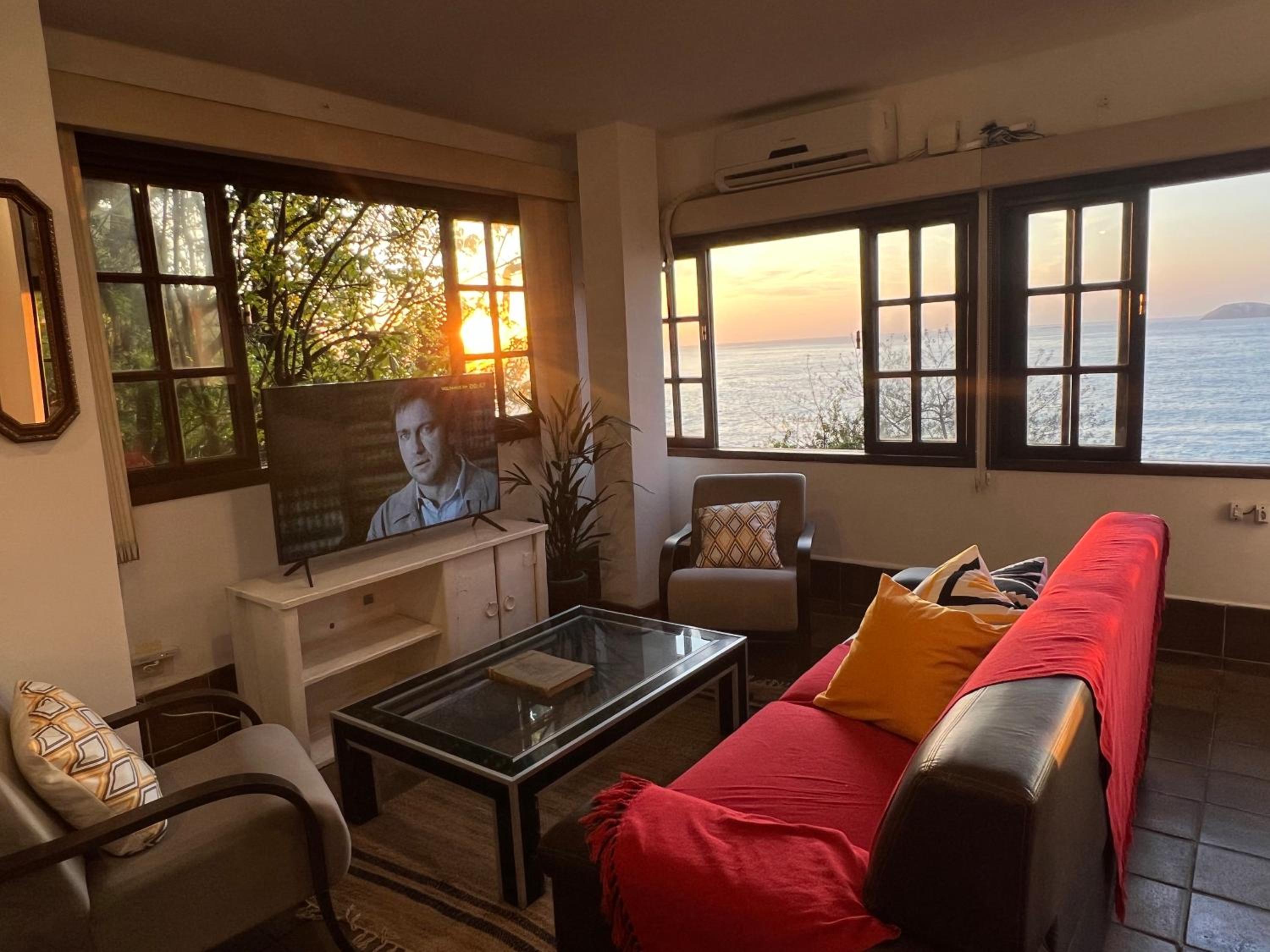 Chic Ocean View - The Modern Sunrise Home