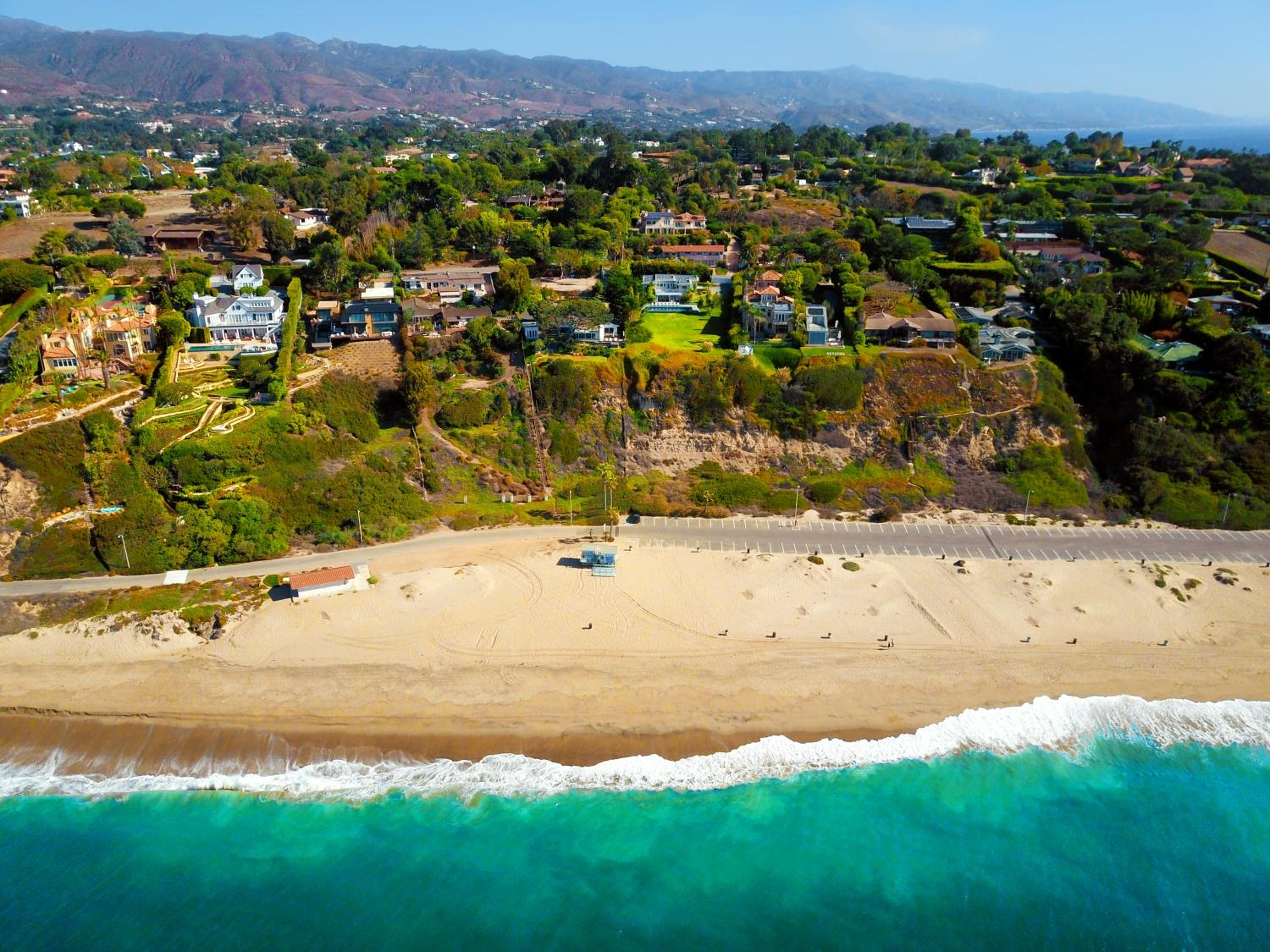 30 PCT OFF Limited Time! Ocean Escape Malibu with Pool, Walk to Beach and Hiking - Property Image 4