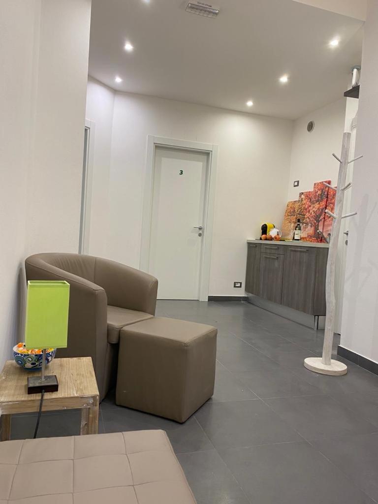 Hotel Affittacamere Il Portico - Image 1