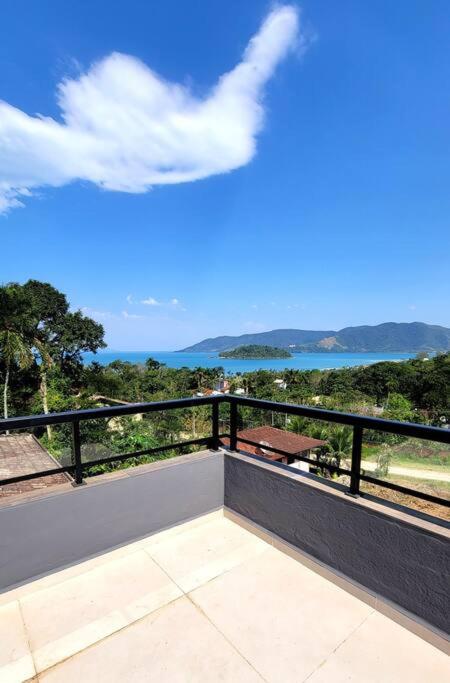 Apê na praia da Lagoinha a 400m da praia