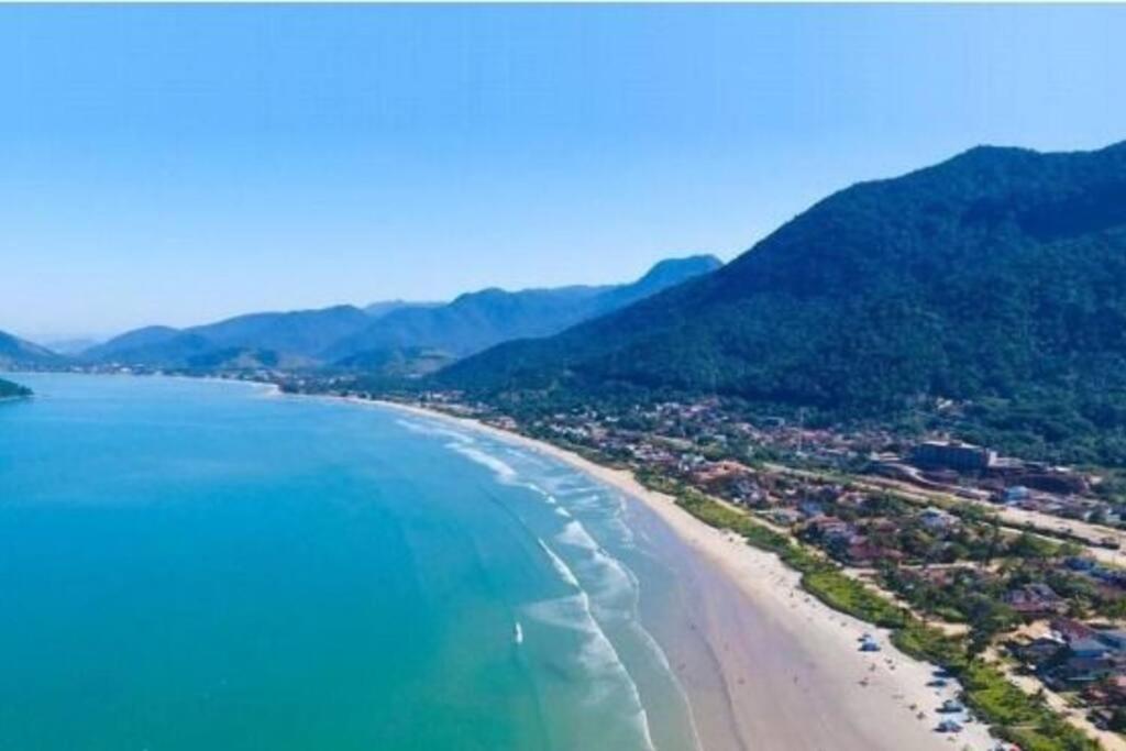 Apê na praia da Lagoinha a 400m da praia