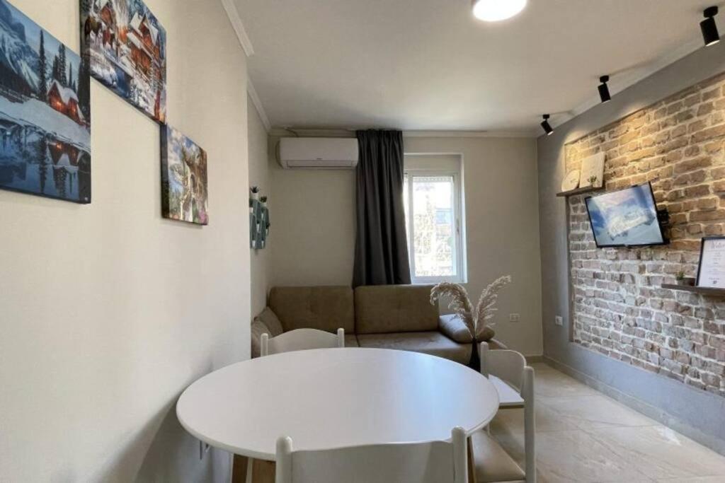 Central Apartment M. Shyri str.1