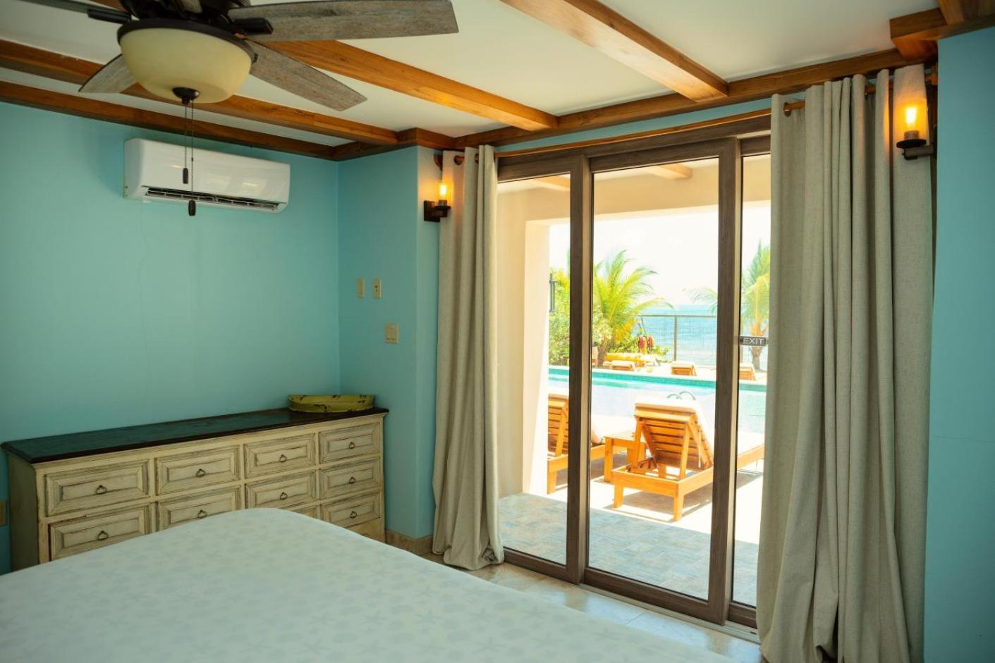 Surfside Gecko - Large Oceanfront Villa with Pool Close to Village