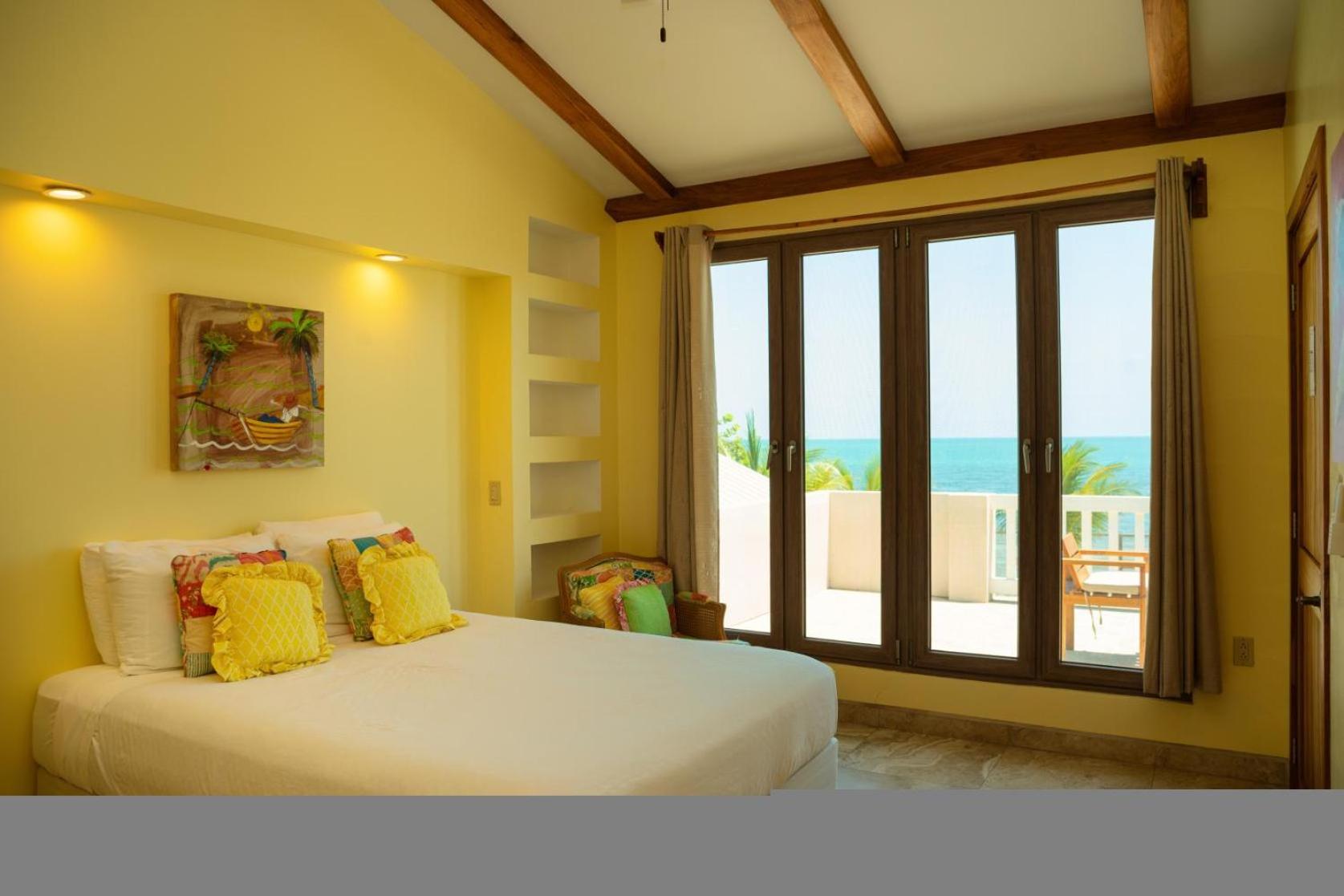 Surfside Gecko - Large Oceanfront Villa with Pool Close to Village