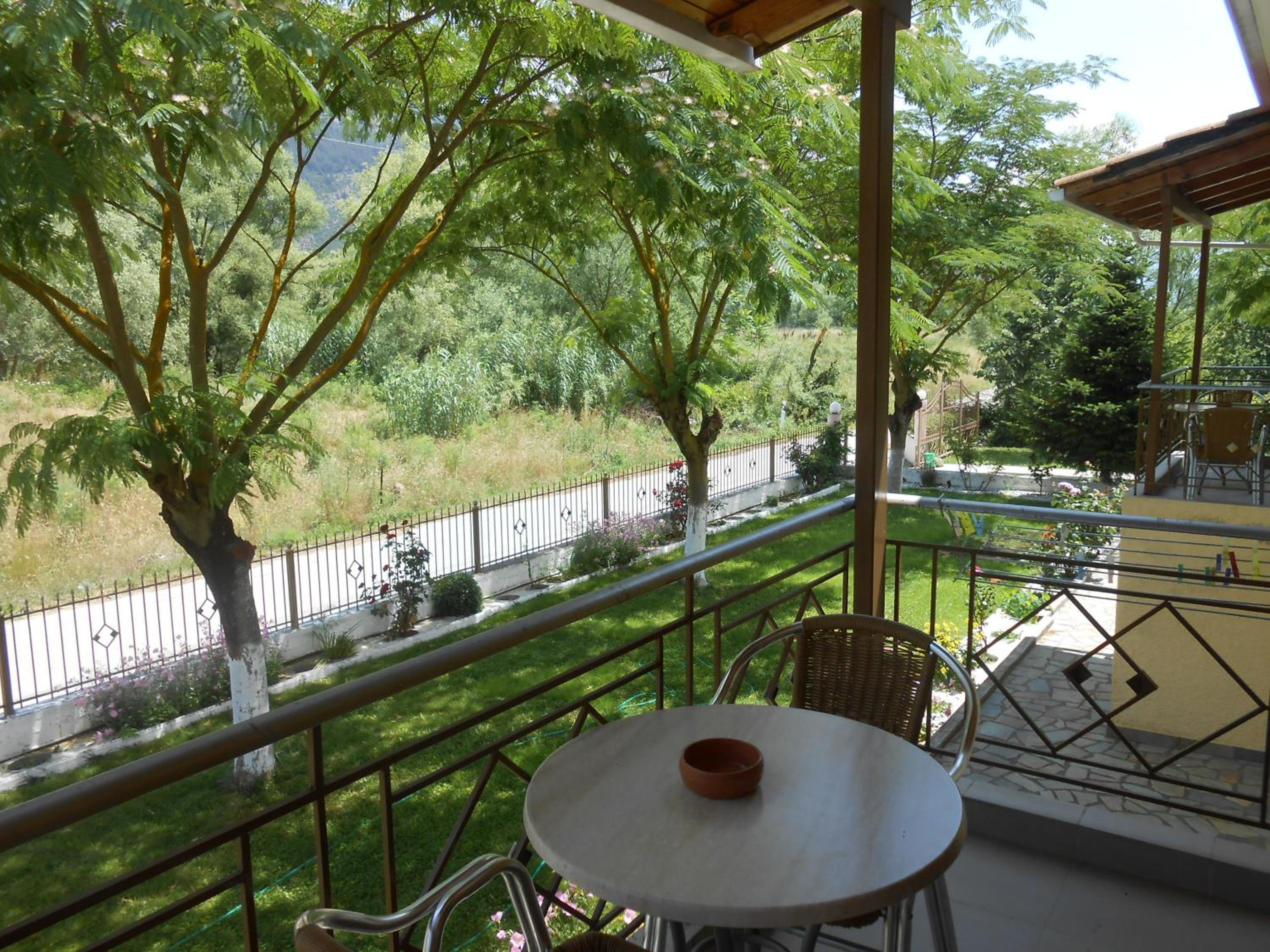 Zisis Garden Studios