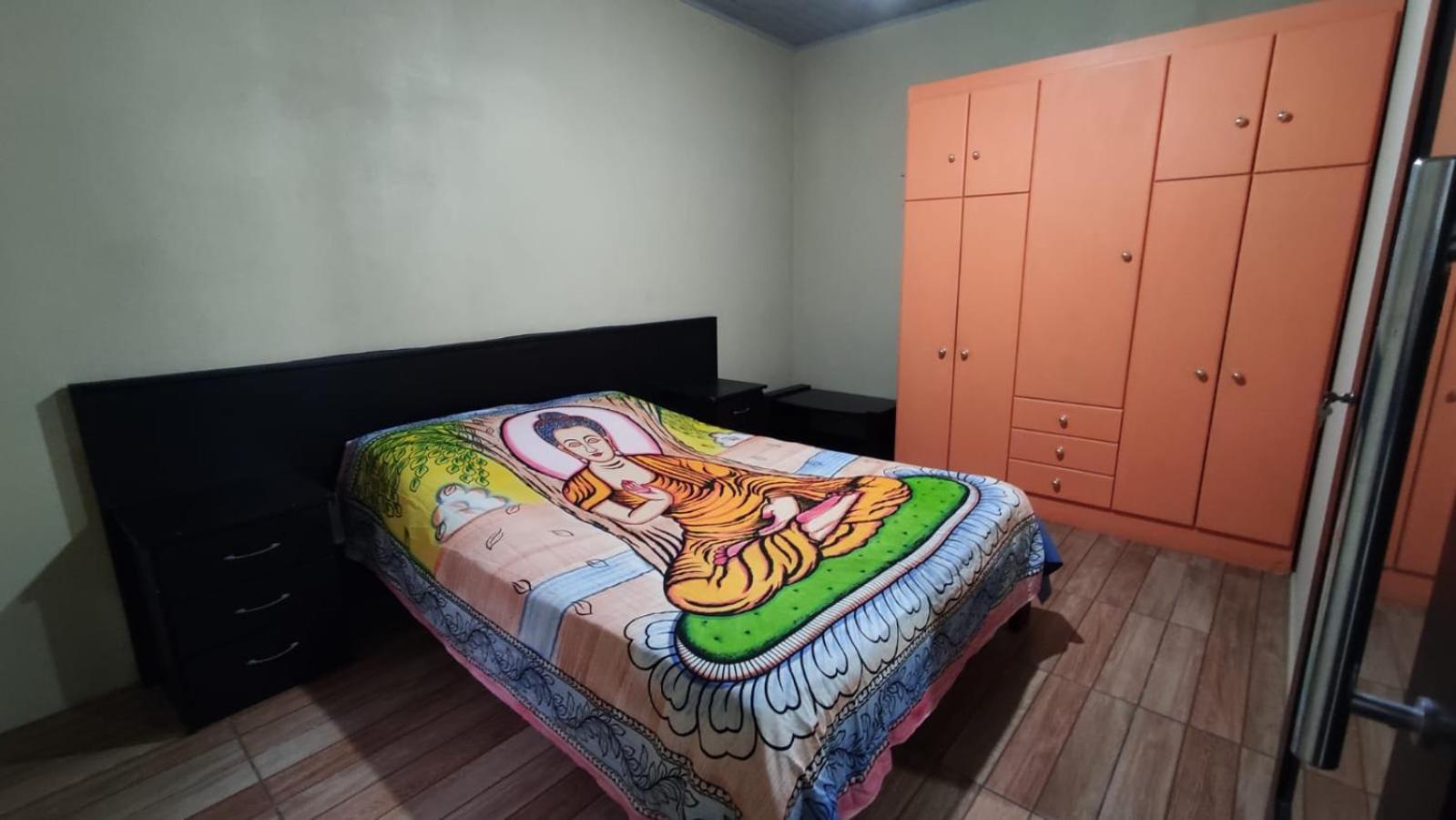 Casa completa com 2 quartos de casal em Torres