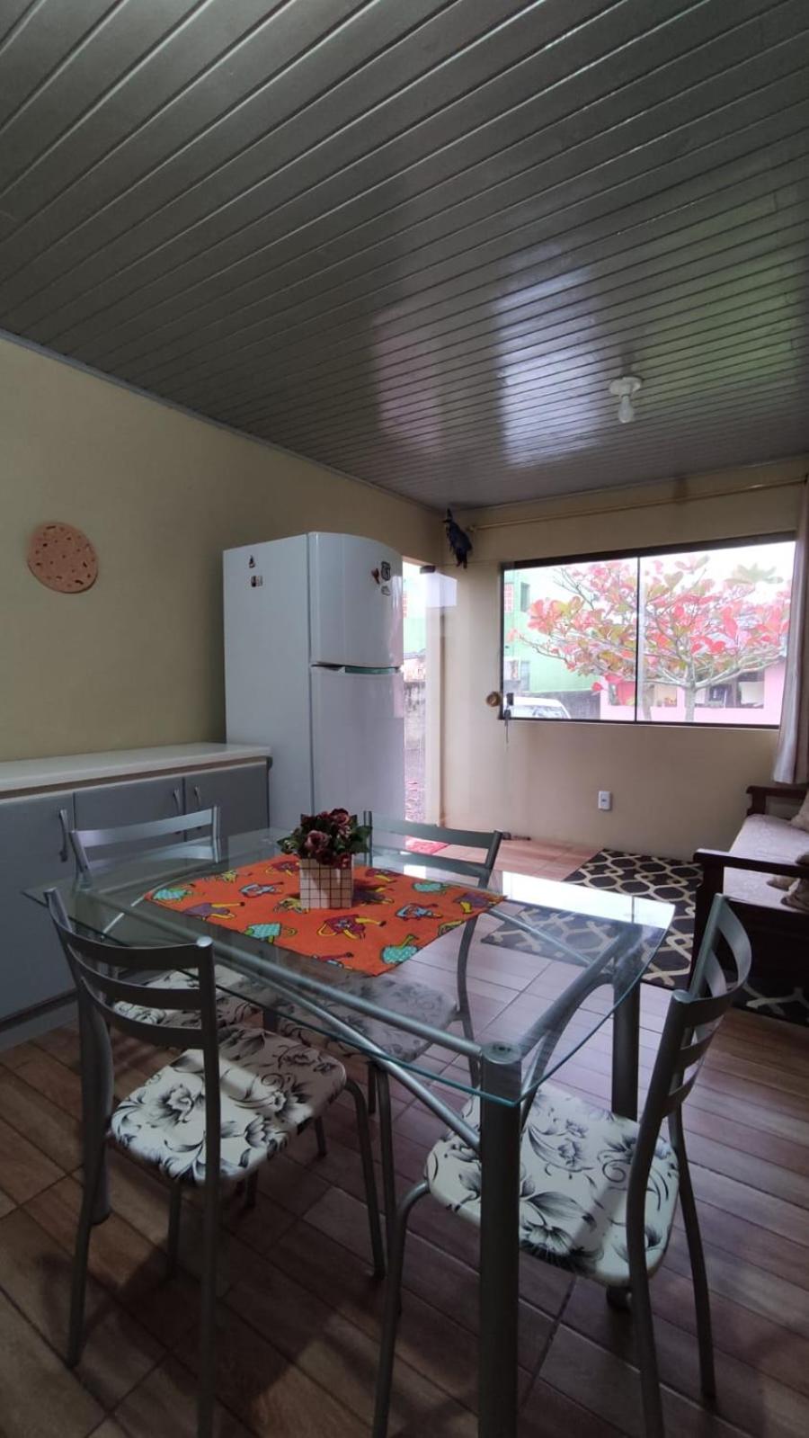 Casa completa com 2 quartos de casal em Torres