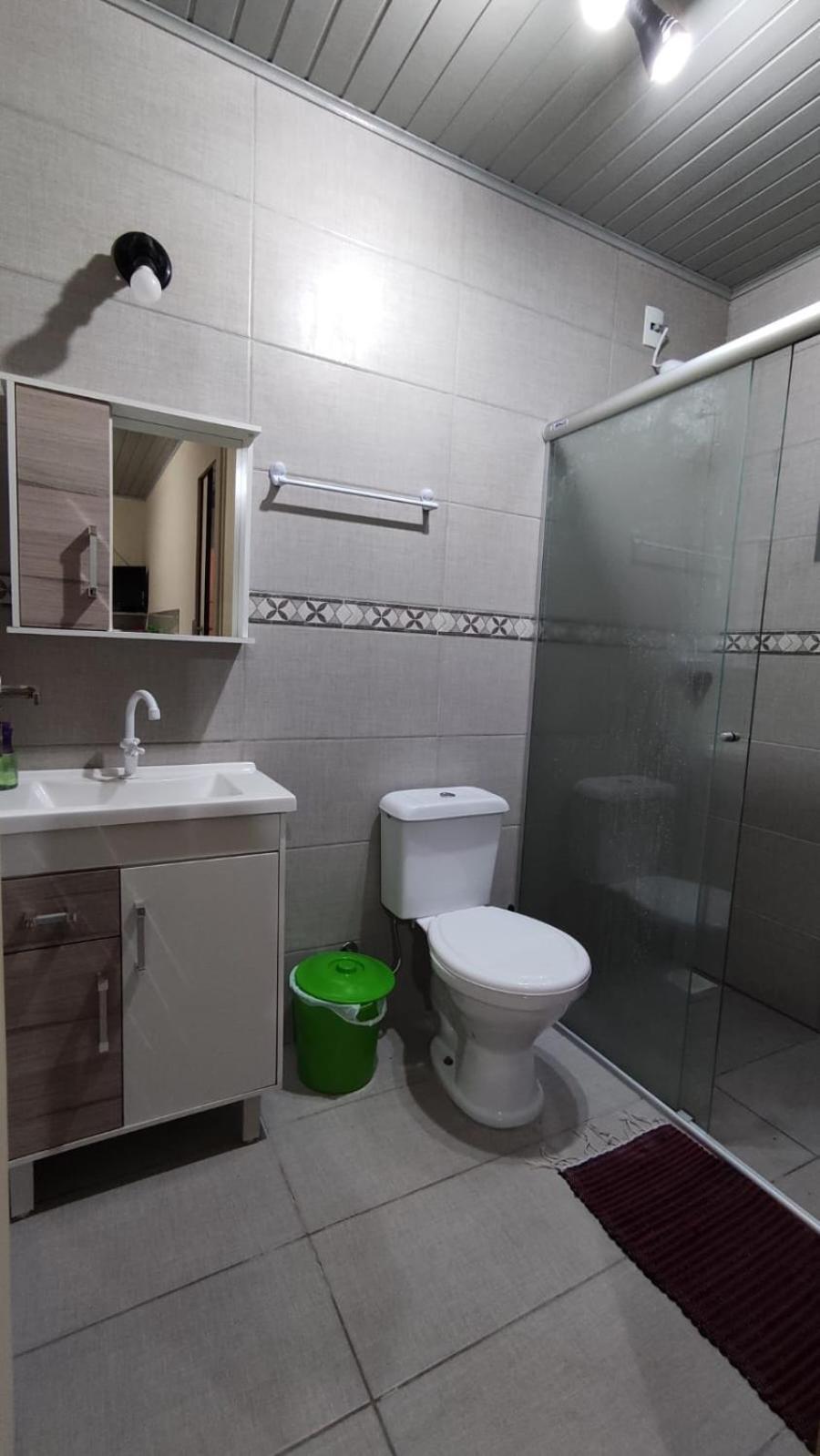 Casa completa com 2 quartos de casal em Torres
