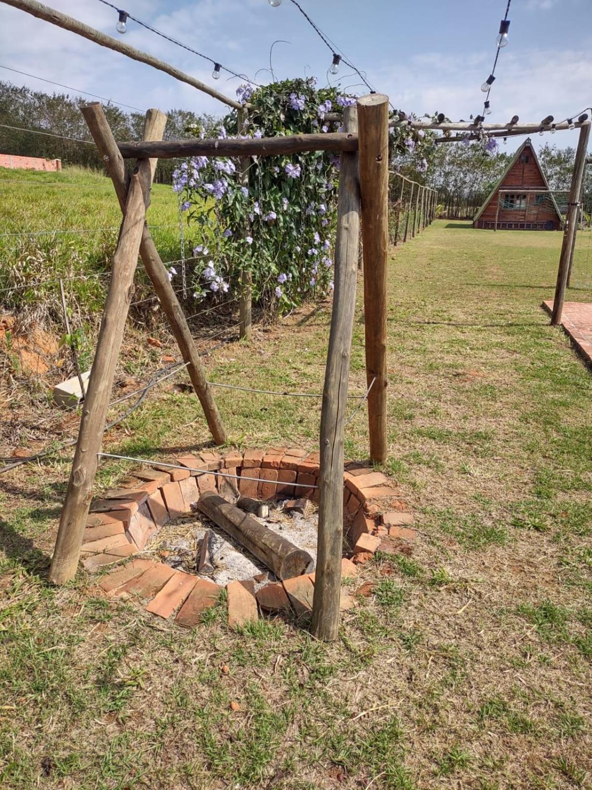 Casa de Campo / Sítio + Chalé Suíço + Área Festa + Piscina