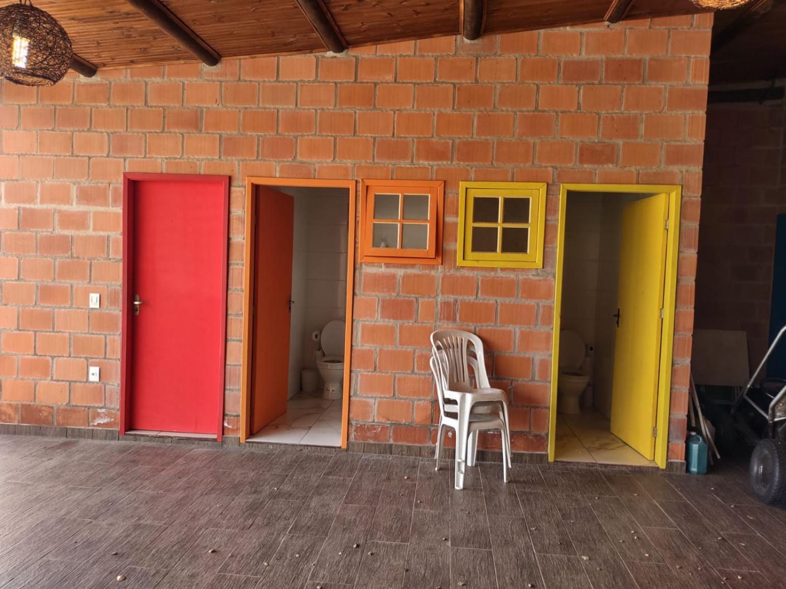 Casa de Campo / Sítio + Chalé Suíço + Área Festa + Piscina