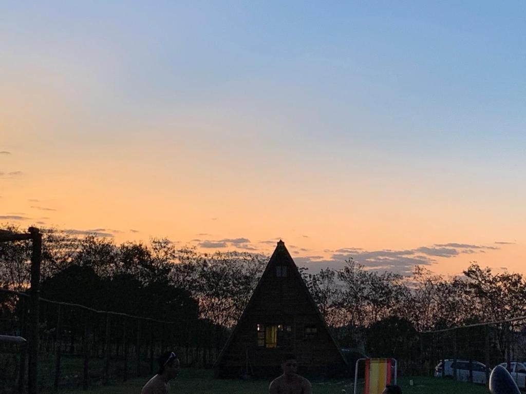 Casa de Campo / Sítio + Chalé Suíço + Área Festa + Piscina