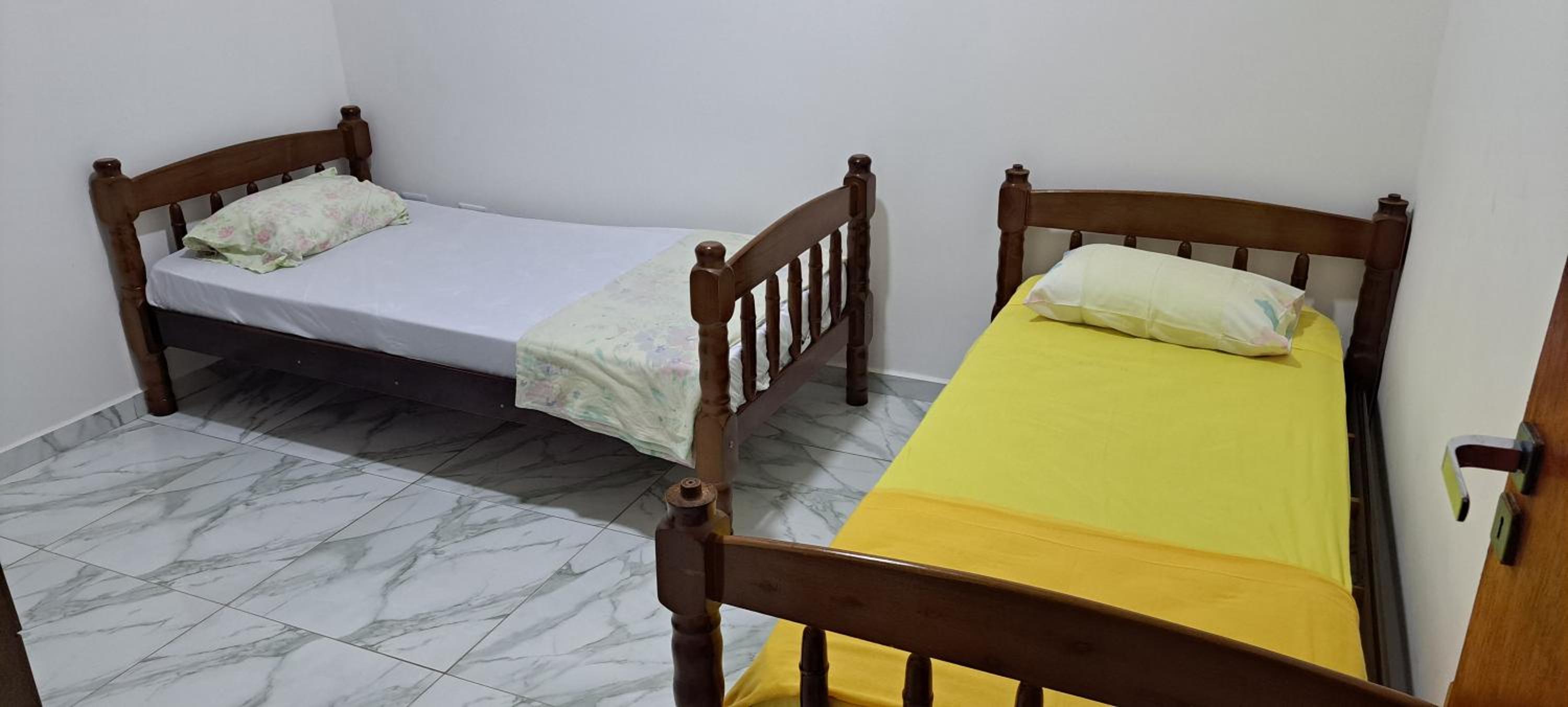 Casa com piscina em itanhaem