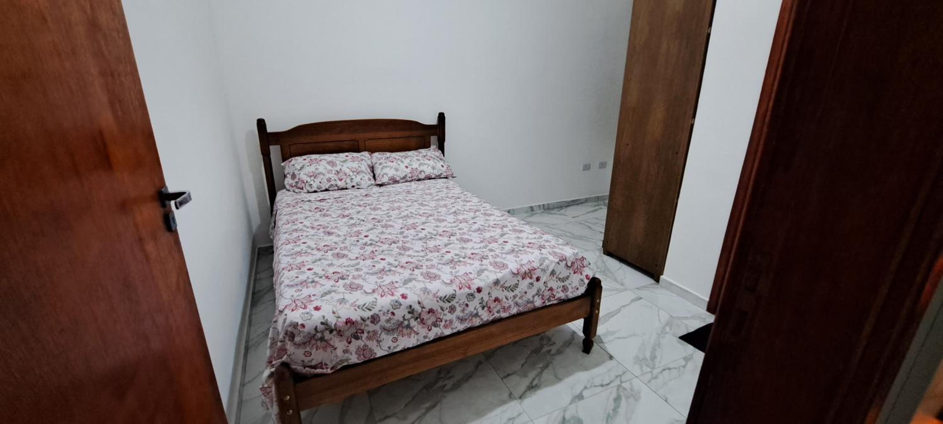 Casa com piscina em itanhaem