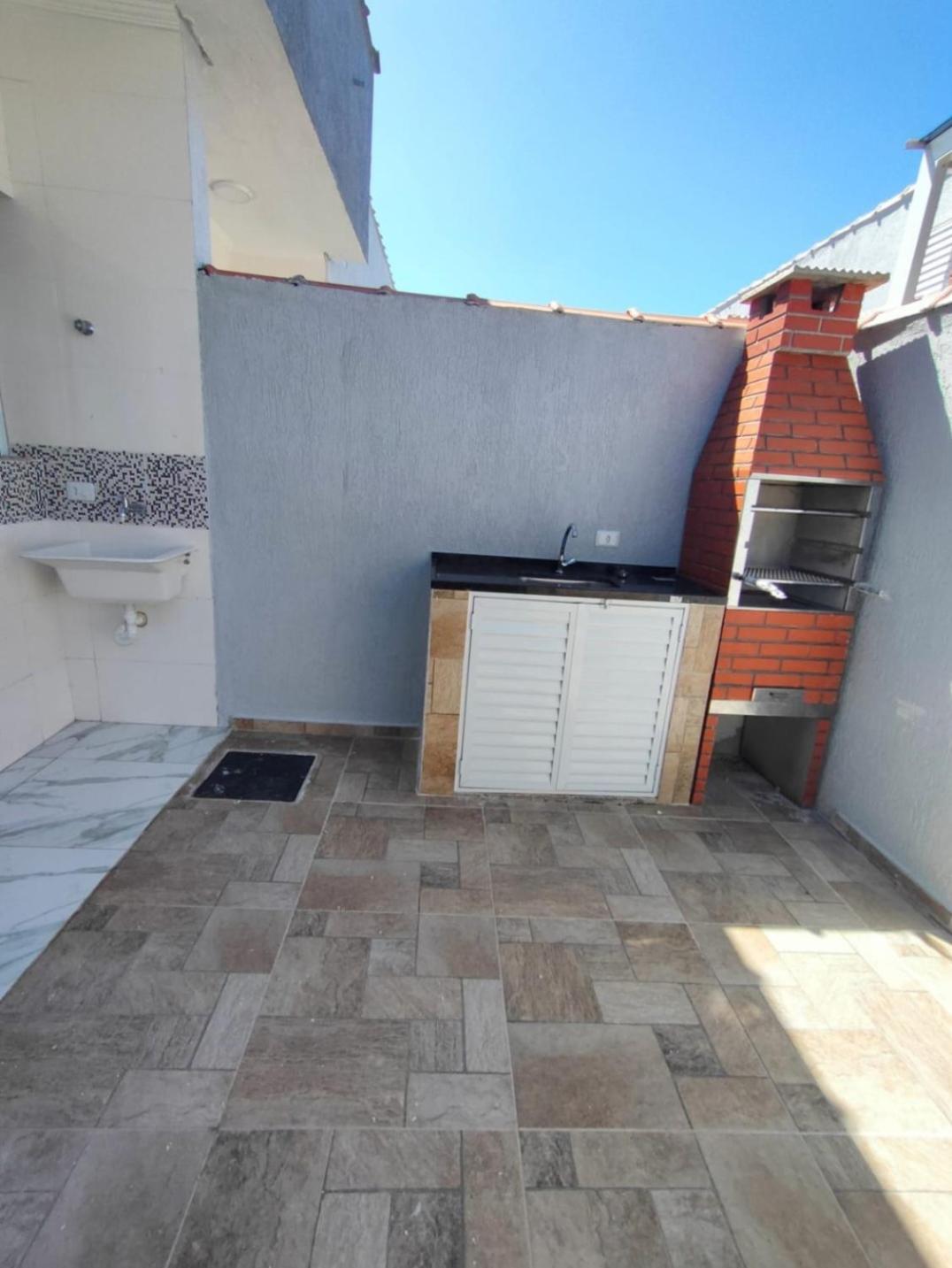 Casa com piscina em itanhaem