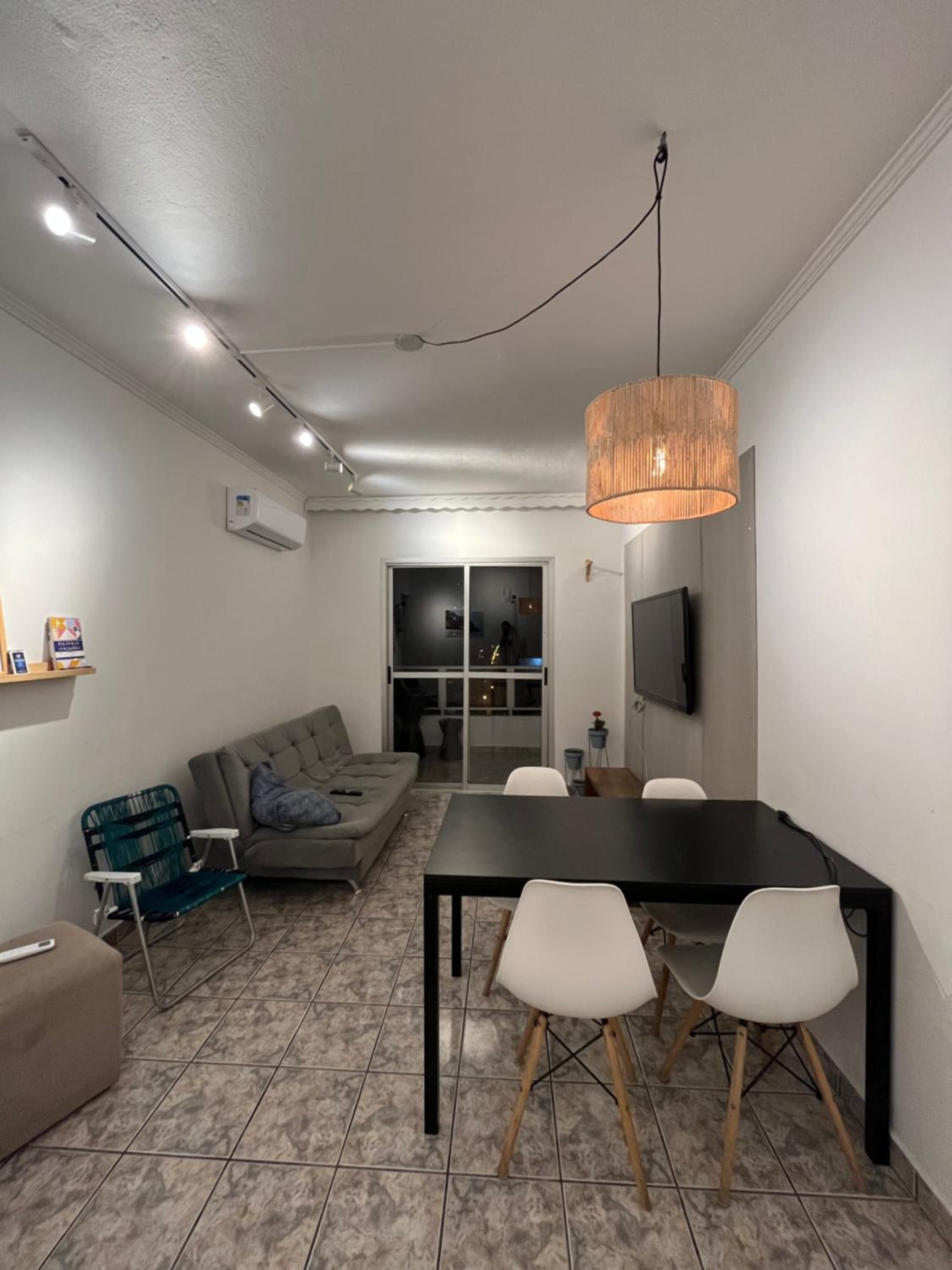 Apt 2 dorm na quadra da praia Ocian - Praia Grande SP
