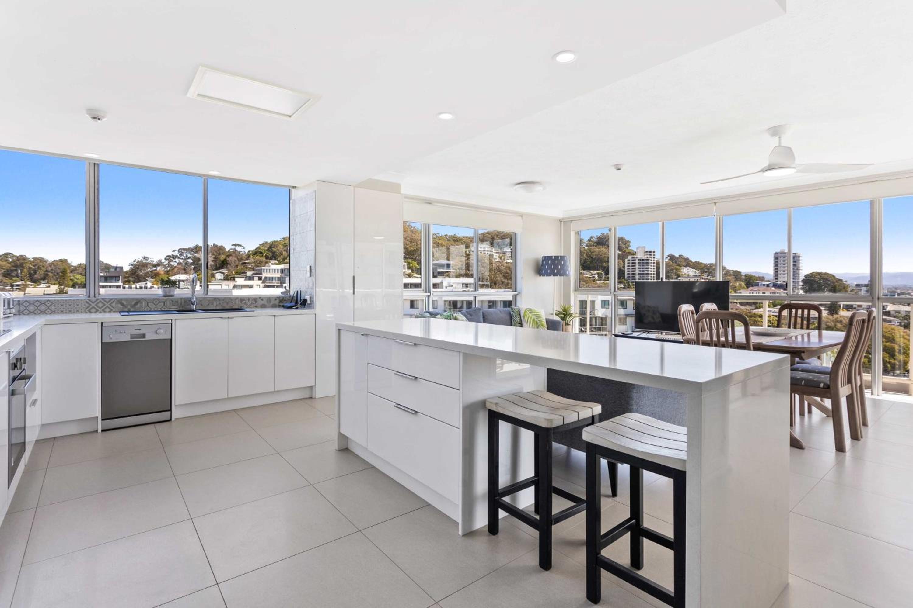 Burleigh Beach View Apartment