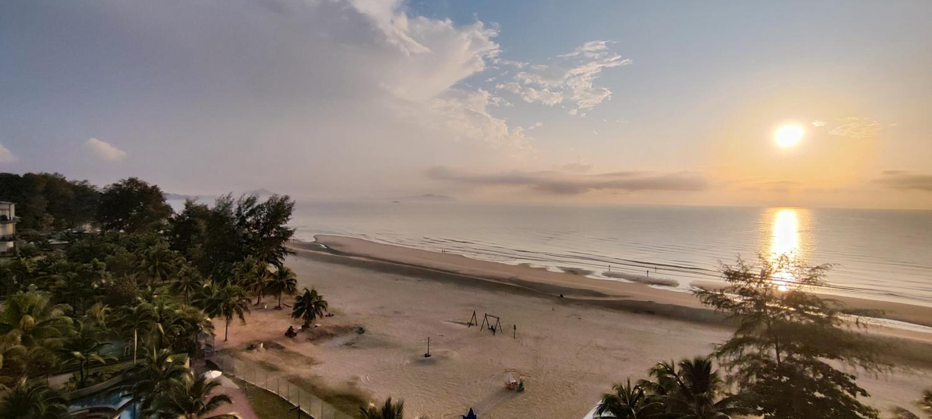 TIMURBAY KUANTAN -BEACHFRONT PARADISE GETAWAY