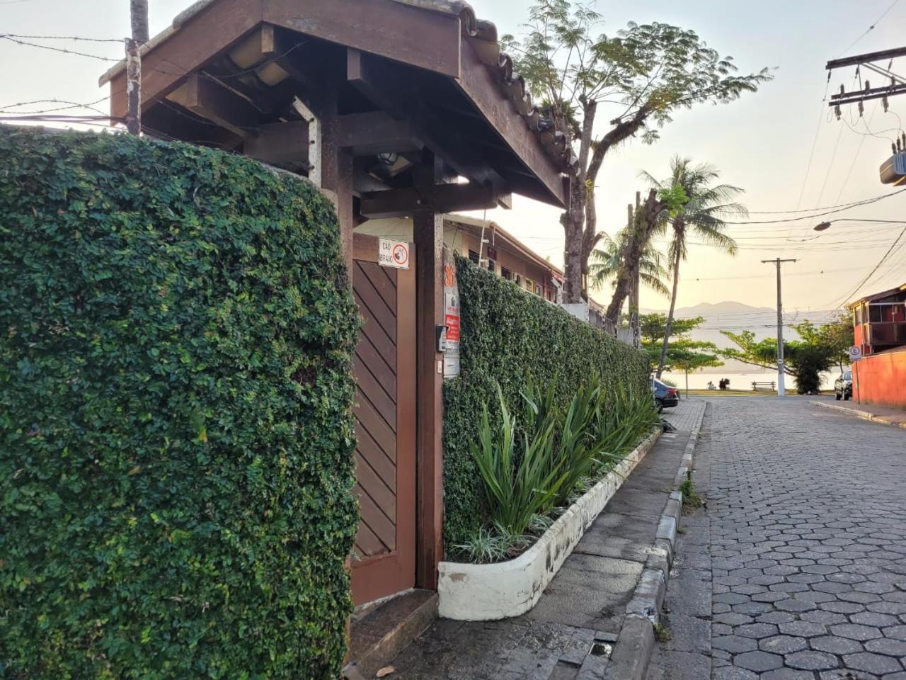 Pereque Beach House