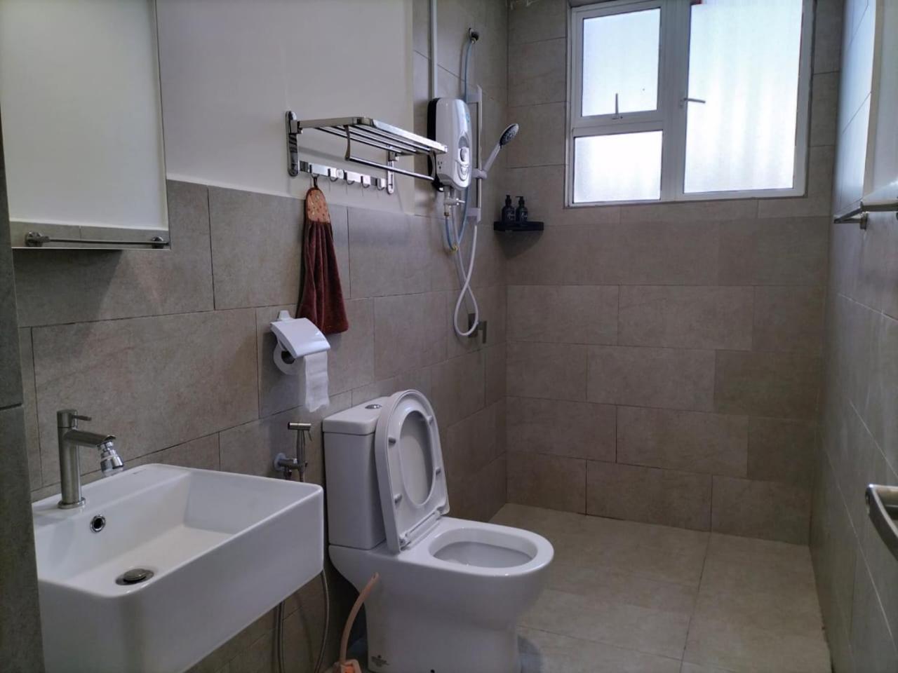 Mahkota Valley Apartment Indera Mahkota Kuantan# Netflix photo 2