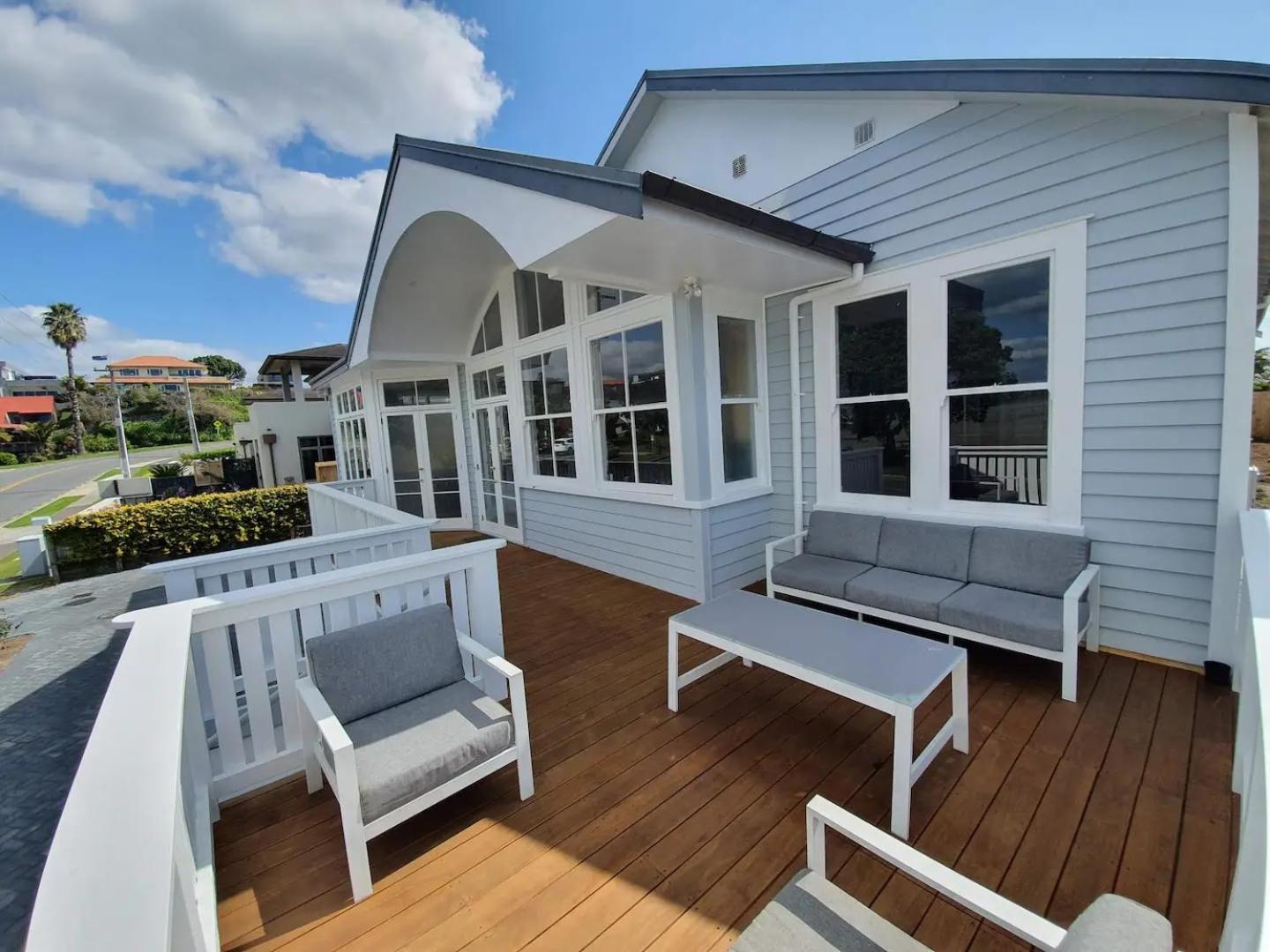 Tauranga Villa - Big, Beautiful Villa on the Water! view 4
