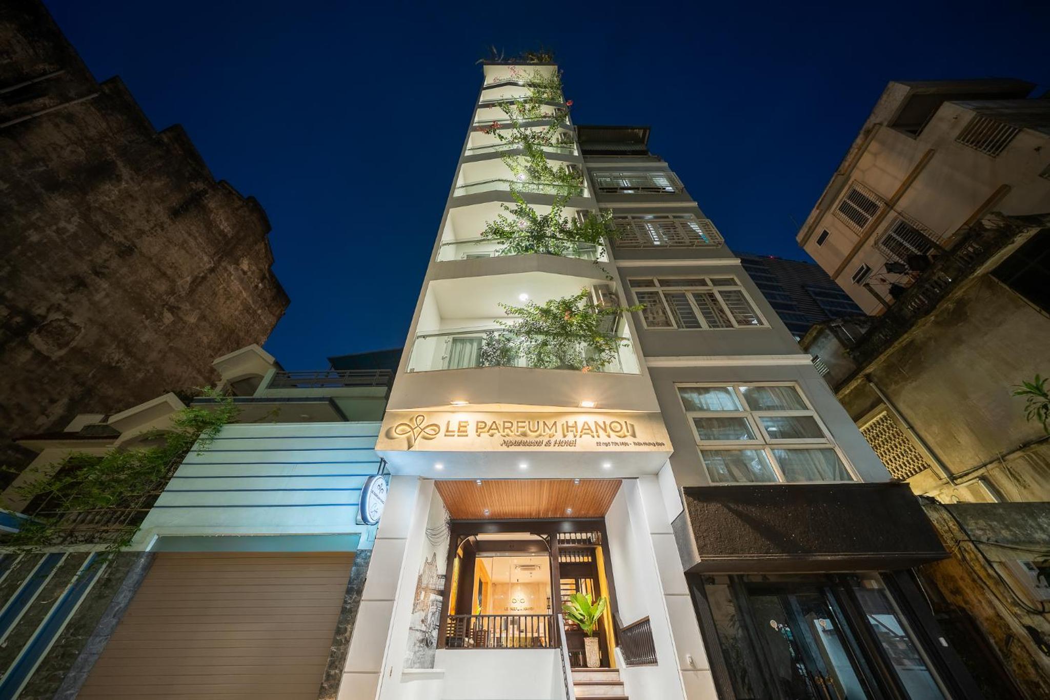 Le Parfum Apartment and Hotel