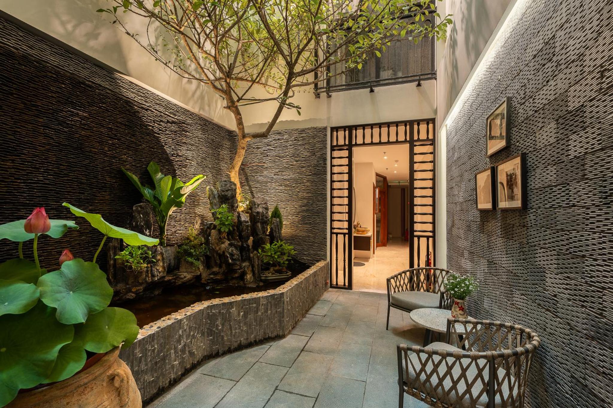 Le Parfum Apartment and Hotel