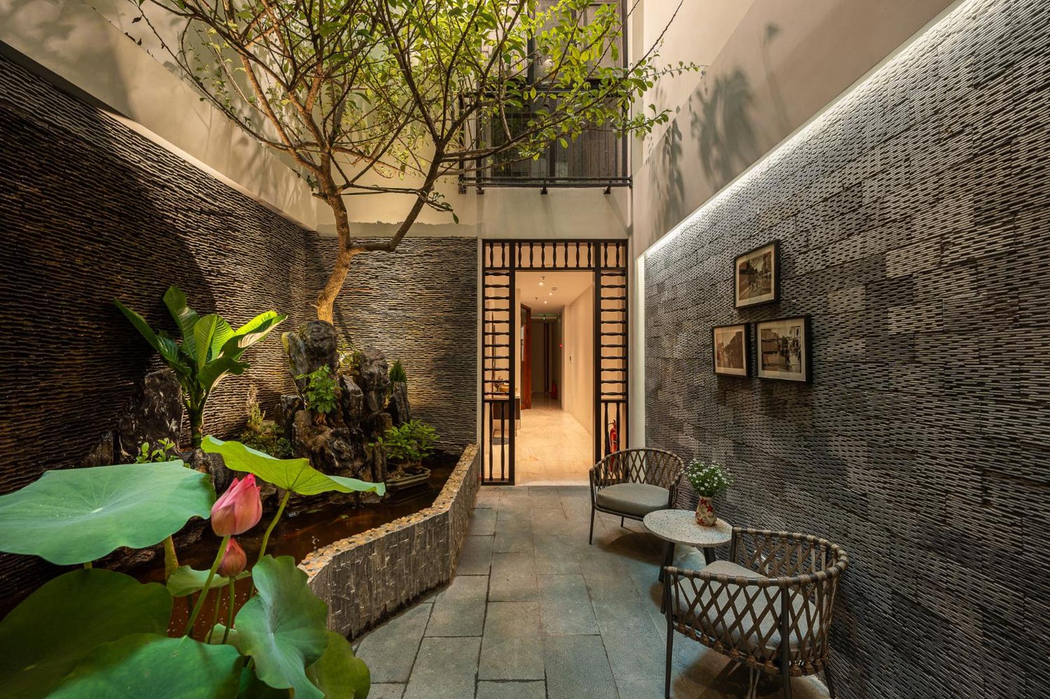 Le Parfum Apartment and Hotel