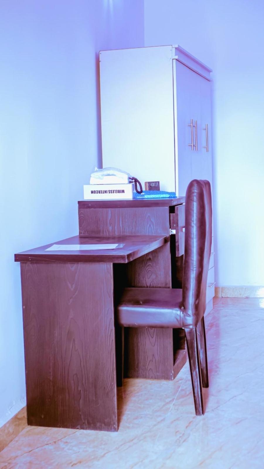 Photo 6