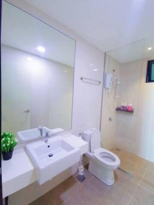 0813bathtubsuite3+1room5bed2carp midvalleyjbcenter