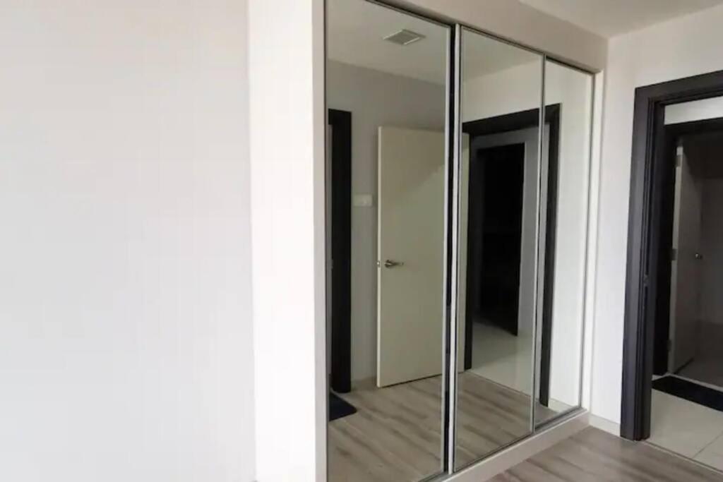 0813bathtubsuite3+1room5bed2carp midvalleyjbcenter