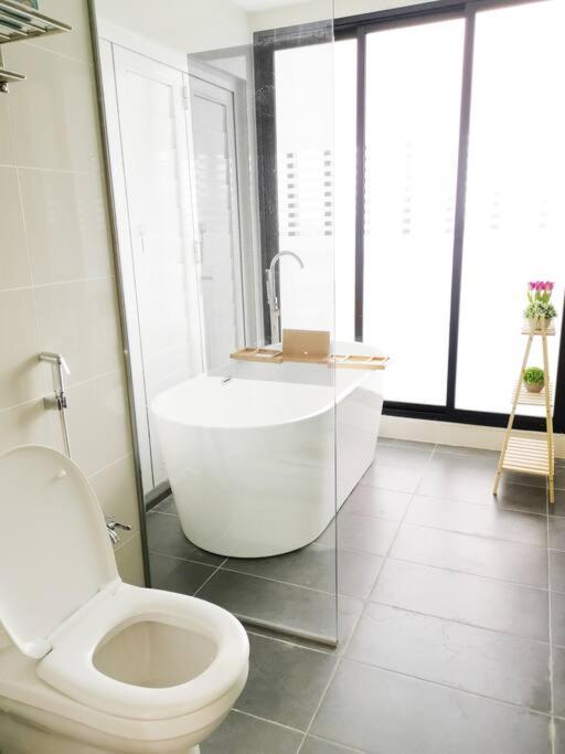 2101BAthtubsuite 3+1room2carp3wc midvelleyjbcenter