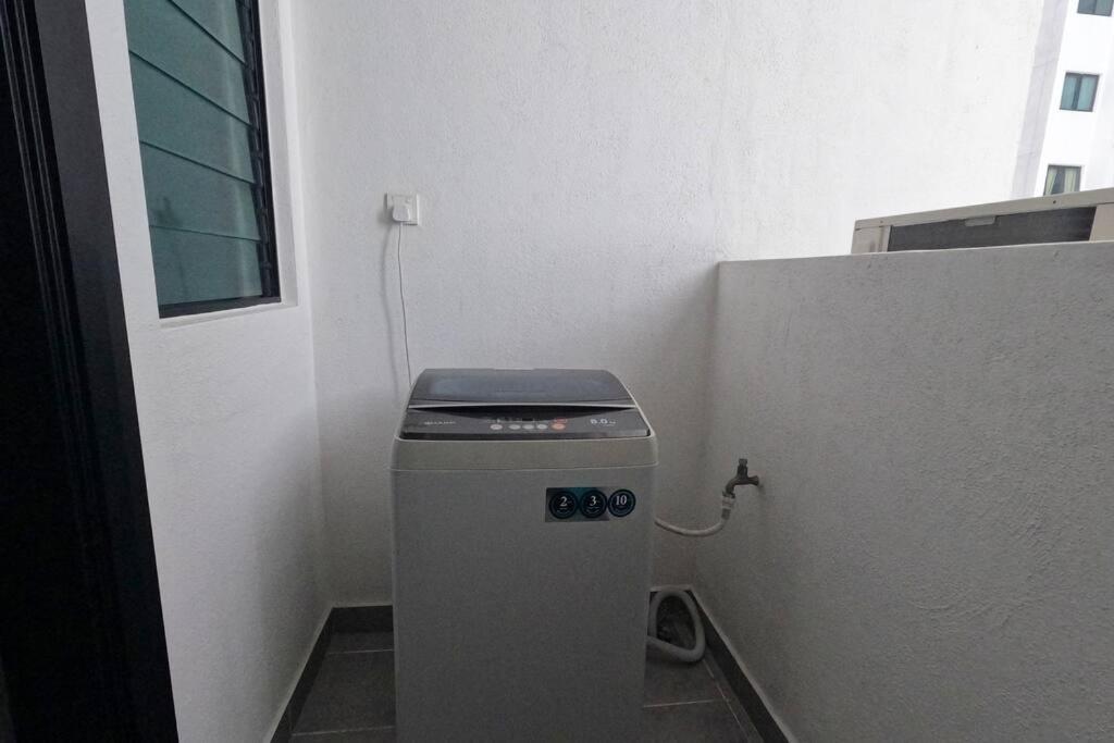 2101BAthtubsuite 3+1room2carp3wc midvelleyjbcenter