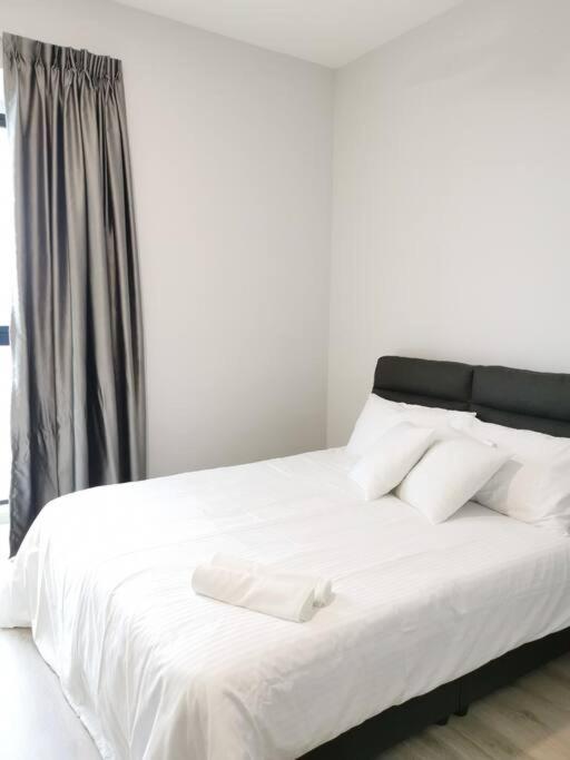 2101BAthtubsuite 3+1room2carp3wc midvelleyjbcenter