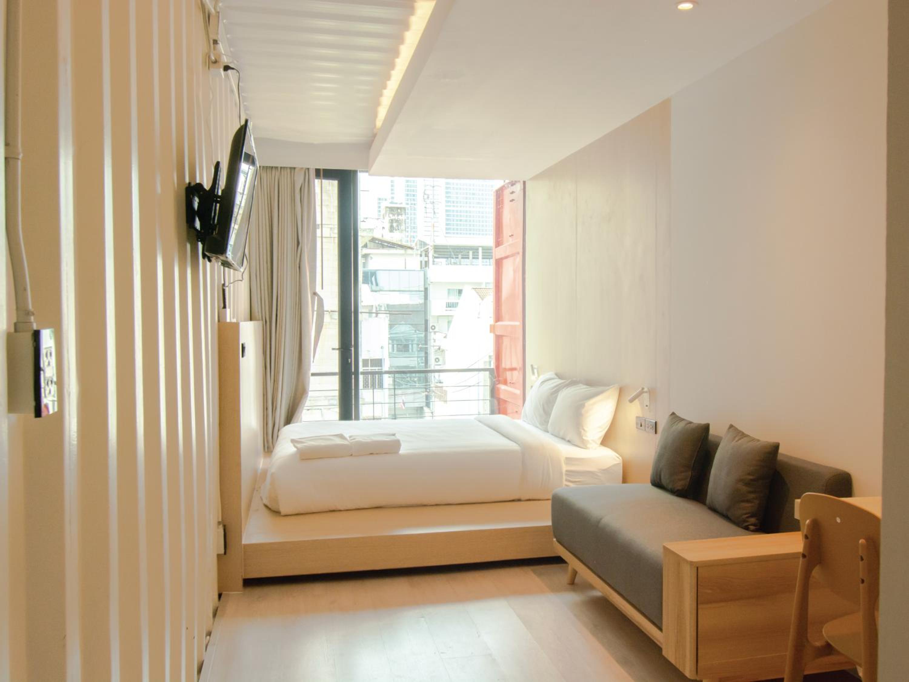 Sleep Box Hotel Sukhumvit 22
