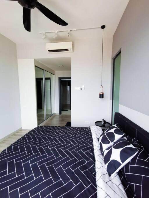 1008mosaic southkey-2+1bedroom jb centre-lejollax