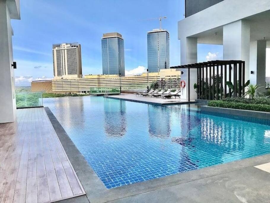 1008mosaic southkey-2+1bedroom jb centre-lejollax