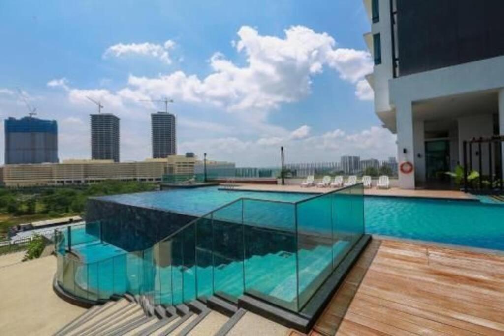 1008mosaic southkey-2+1bedroom jb centre-lejollax