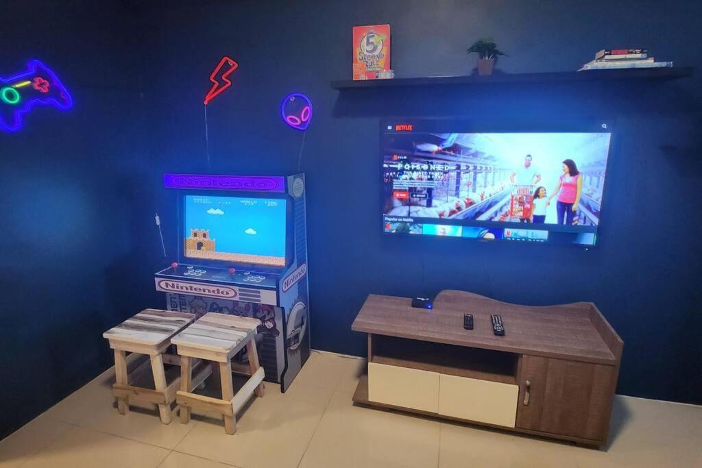 Ultimate Staycation with Jacuzzi and Arcade view 2