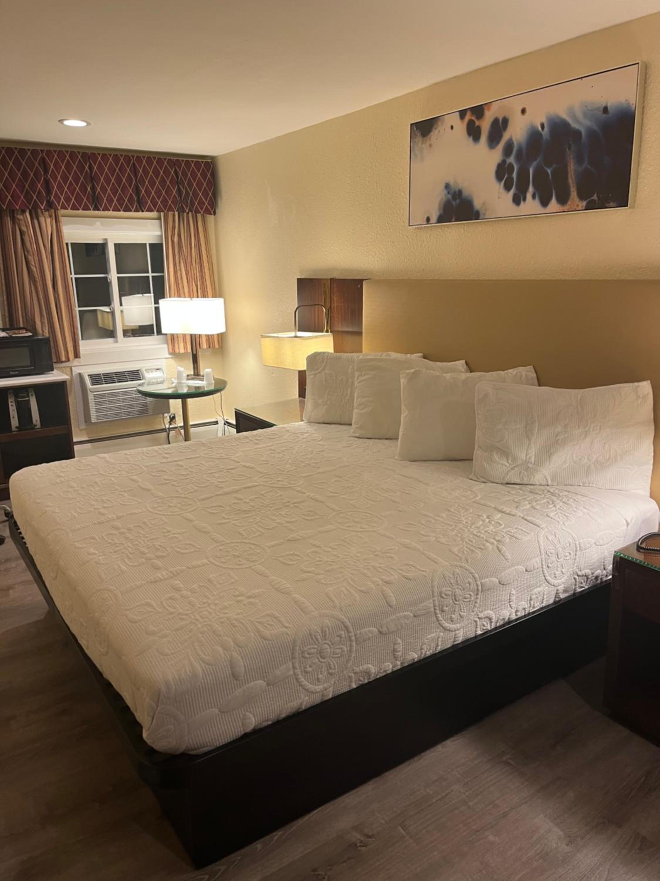 Rochester Vacations - Anchorage Inn Rochester - Property Image 32