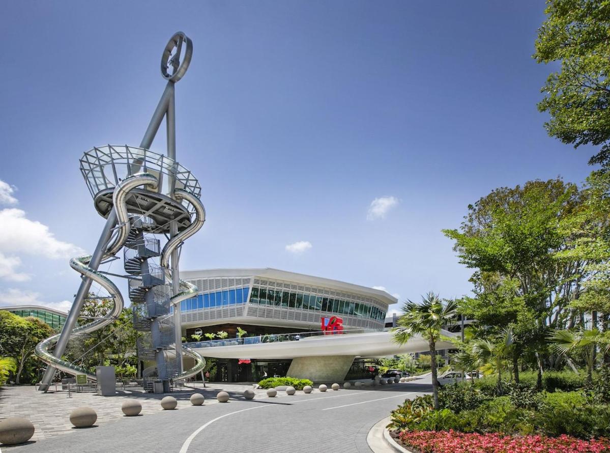 Hotel Sunny Isles Beach Retreat with Bay Views 2 BR 2 BA OR 1BR 1 BA Parking & Fast Wi-Fi - Image 1