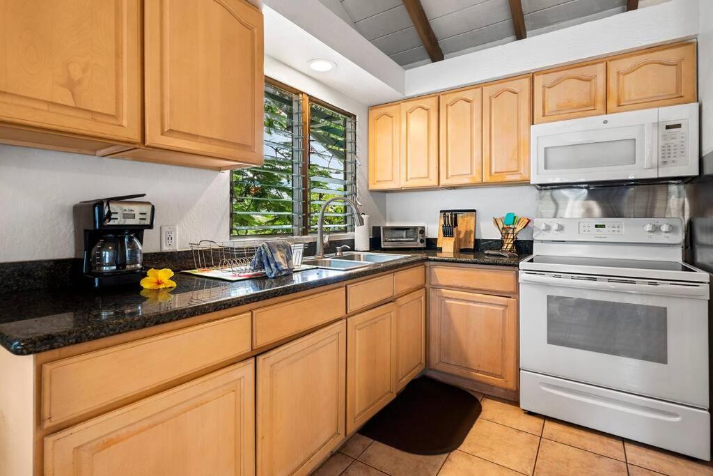 New A/C Central Kona Surf House 4bd/4bth Sleeps8 view 3