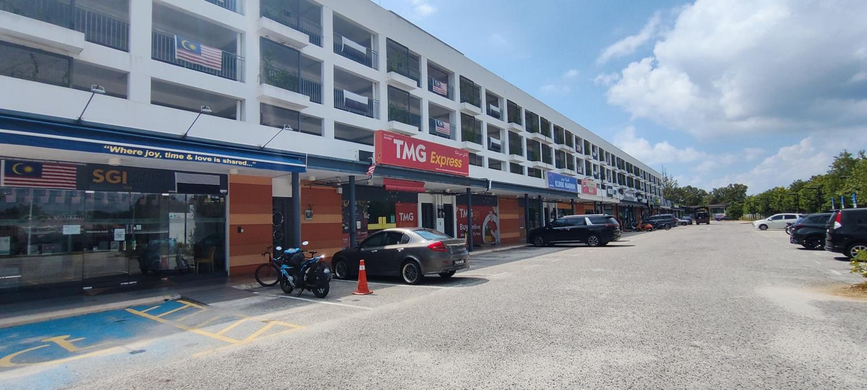 TIMURBAY KUANTAN -BEACHFRONT PARADISE GETAWAY photo 2