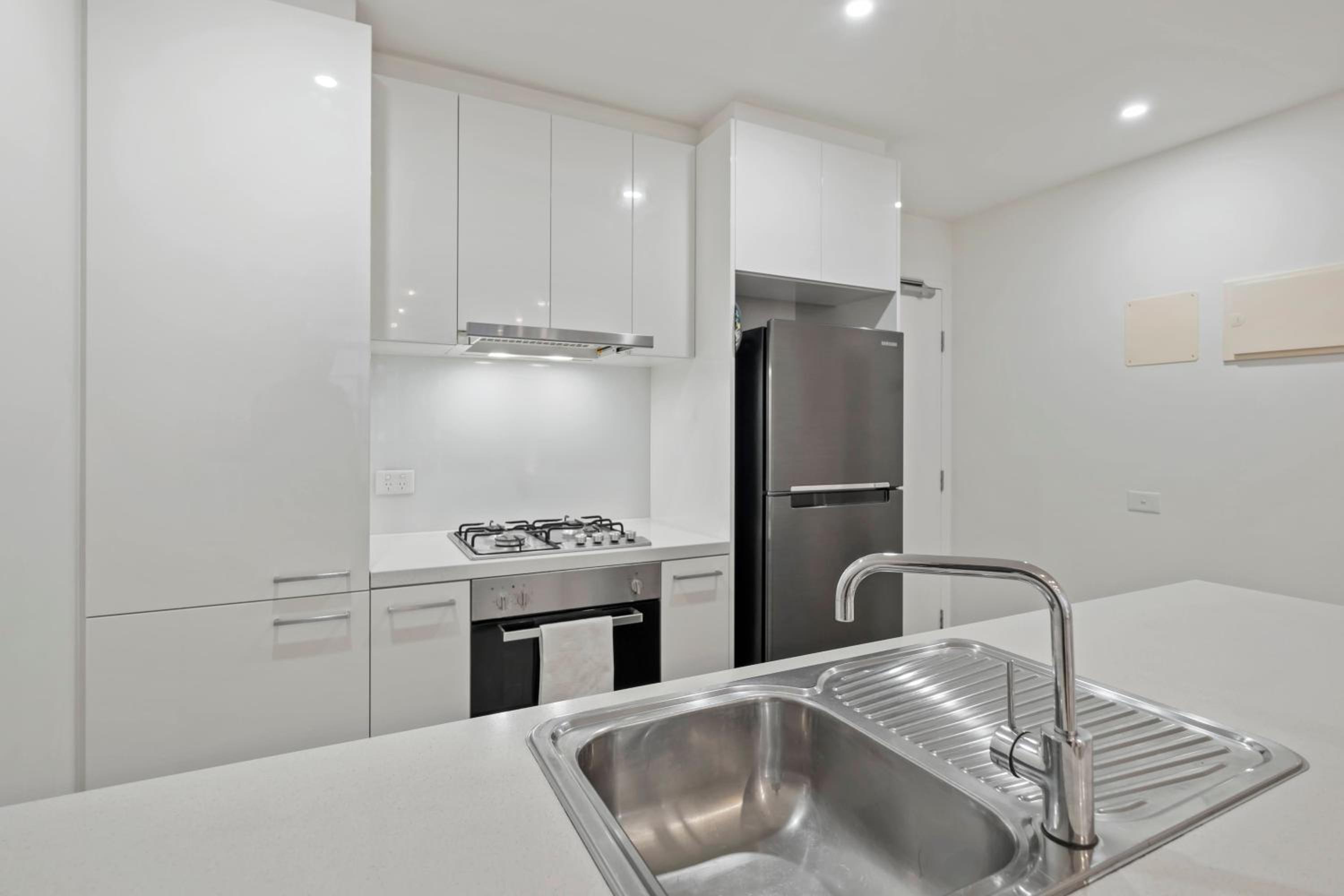 Southbank Apartment with Skyline View: 5-Min Walk to CROWN Casino